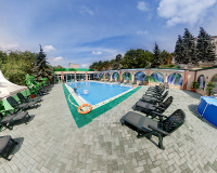 Открытый бассейн в санатории Пятигорский Нарзан